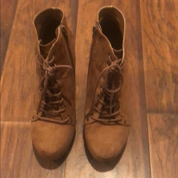 Charlotte Russe Puffin Boots - Picture 3 of 5